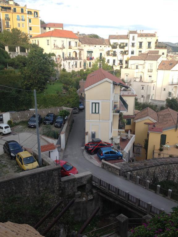 Fronte Al Porto Apartment Salerno Bagian luar foto