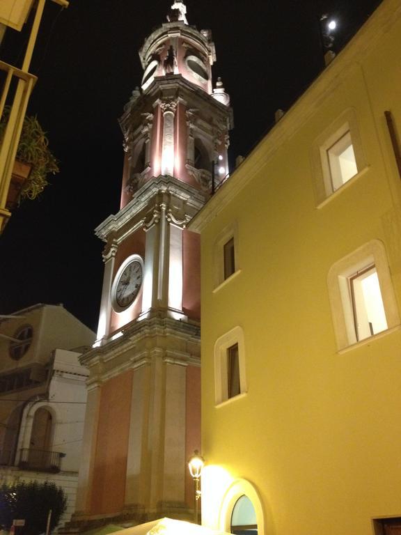 Fronte Al Porto Apartment Salerno Bagian luar foto