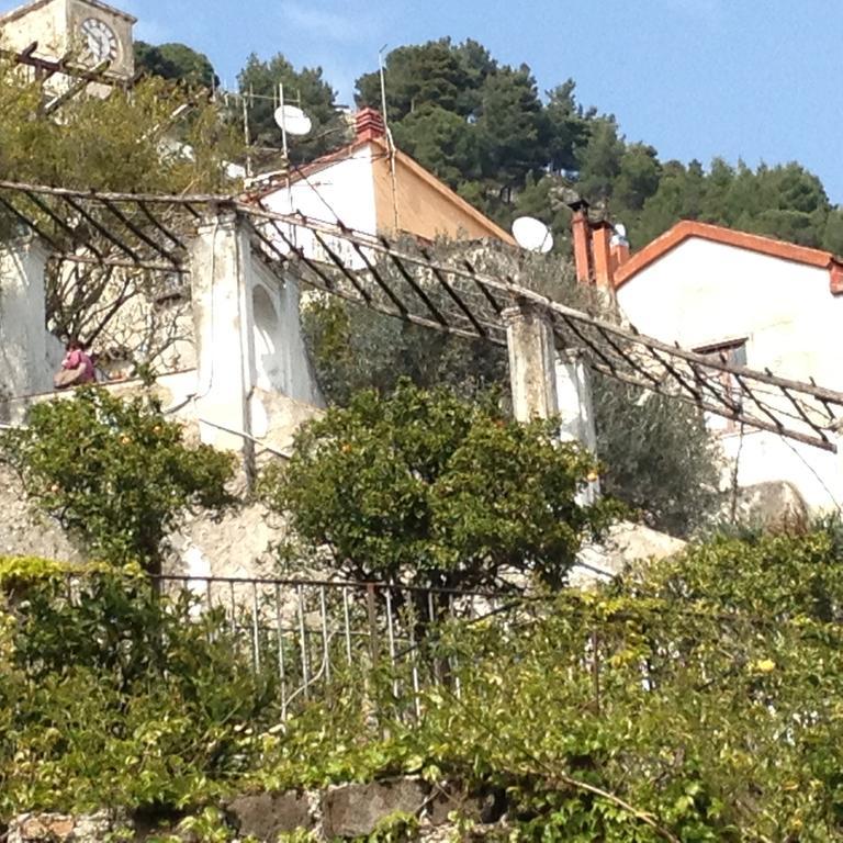Fronte Al Porto Apartment Salerno Bagian luar foto