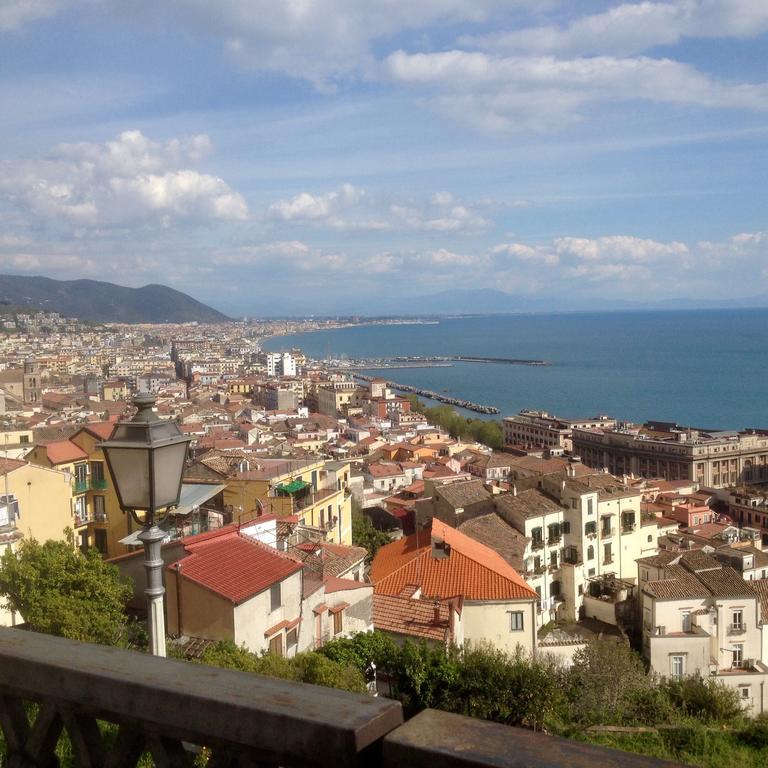 Fronte Al Porto Apartment Salerno Bagian luar foto