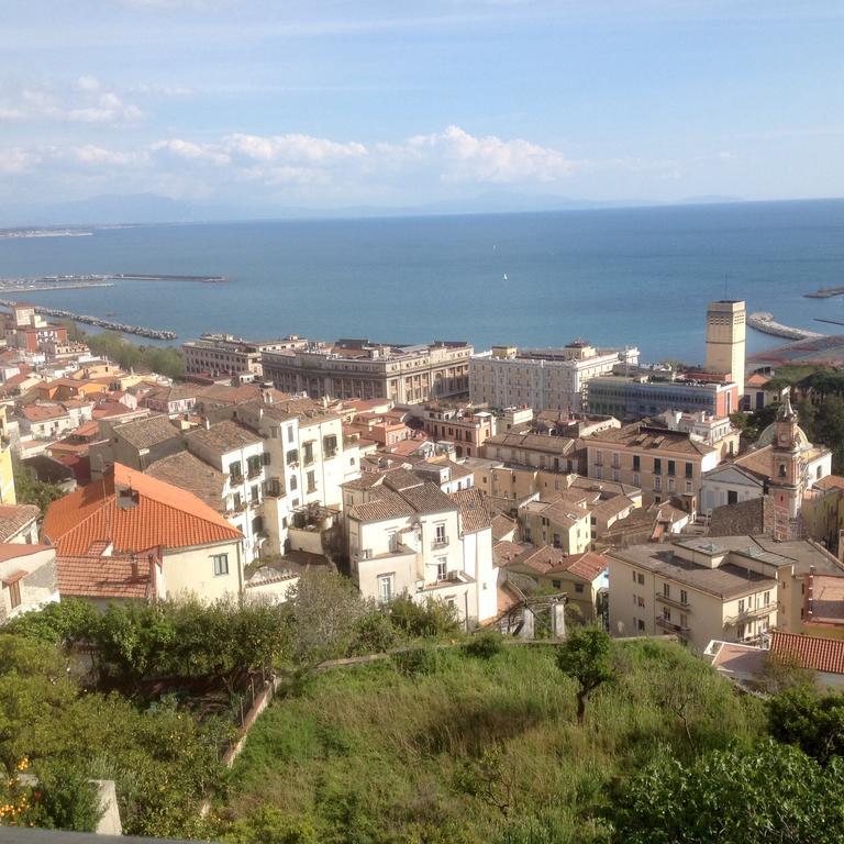 Fronte Al Porto Apartment Salerno Bagian luar foto