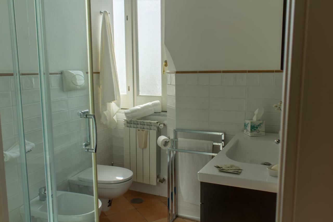 Fronte Al Porto Apartment Salerno Bagian luar foto