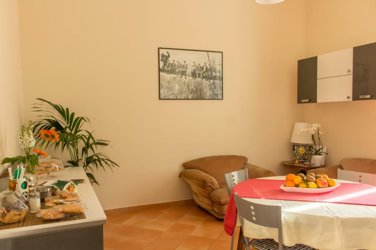 Fronte Al Porto Apartment Salerno Bagian luar foto