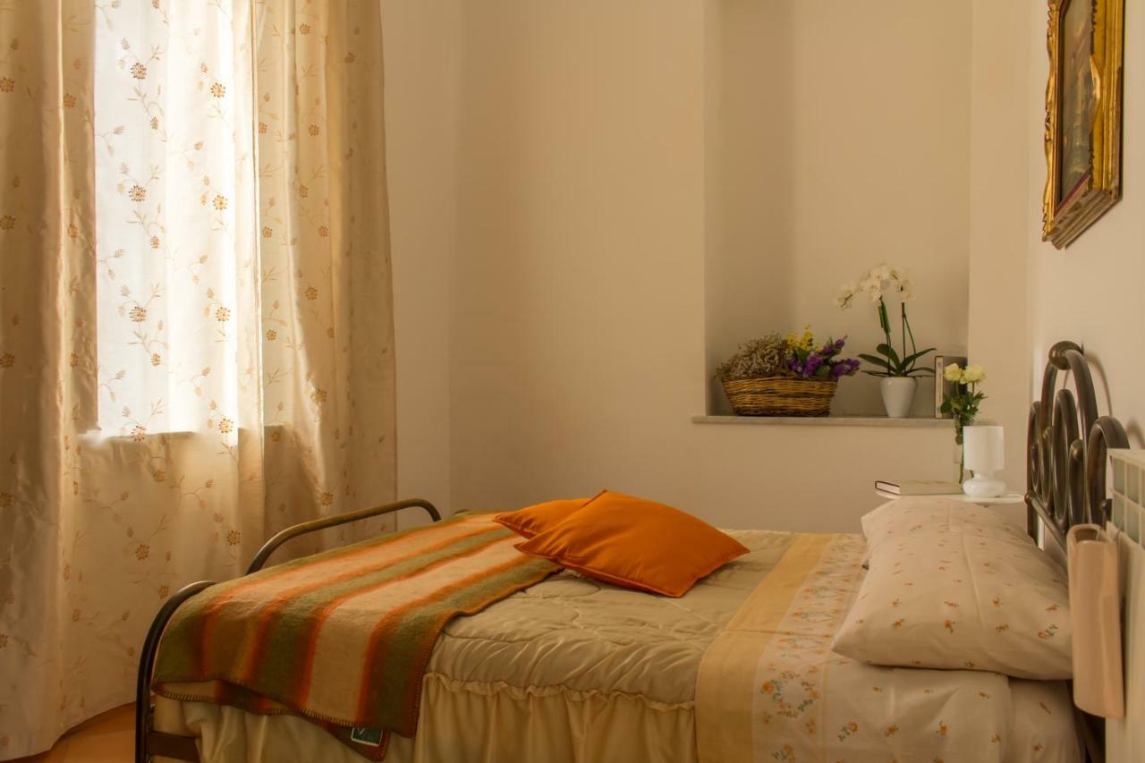 Fronte Al Porto Apartment Salerno Bagian luar foto