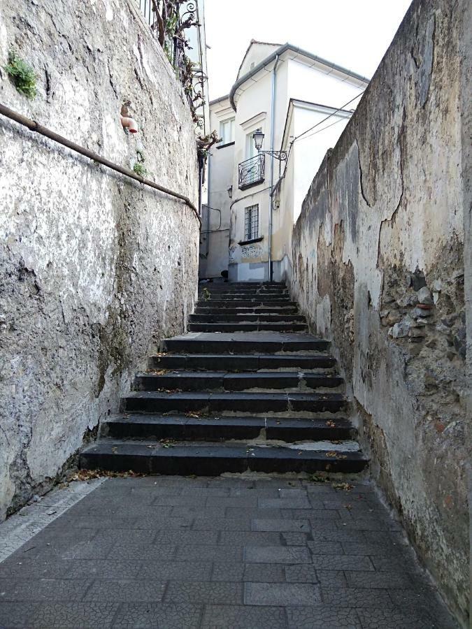 Fronte Al Porto Apartment Salerno Bagian luar foto