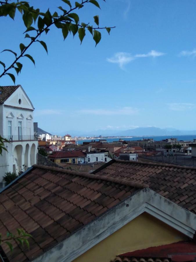 Fronte Al Porto Apartment Salerno Bagian luar foto