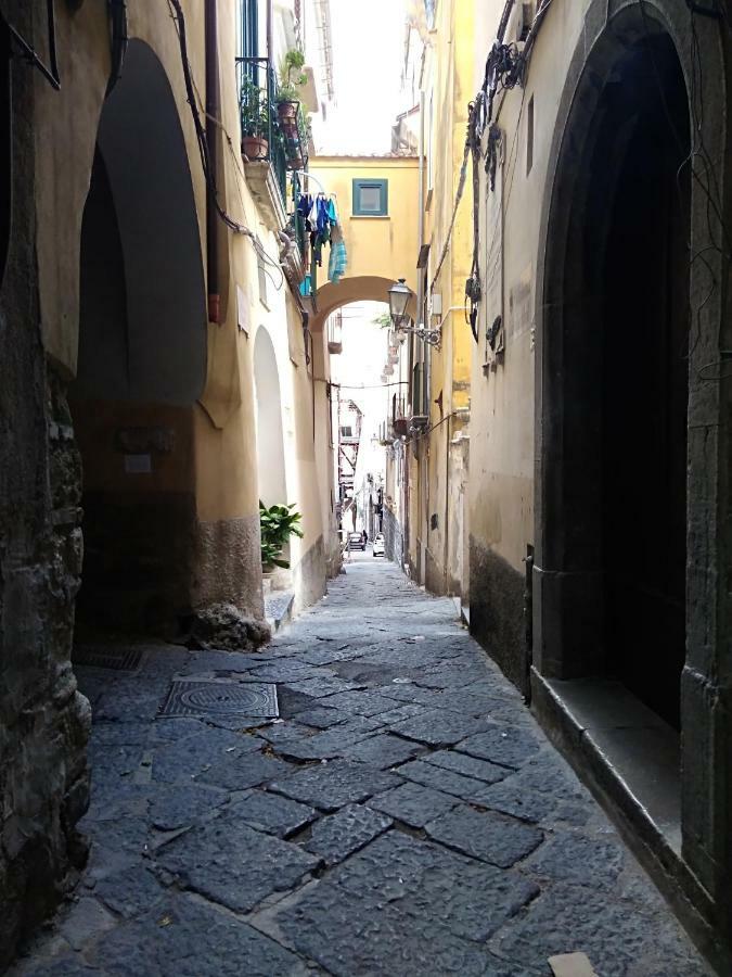 Fronte Al Porto Apartment Salerno Bagian luar foto