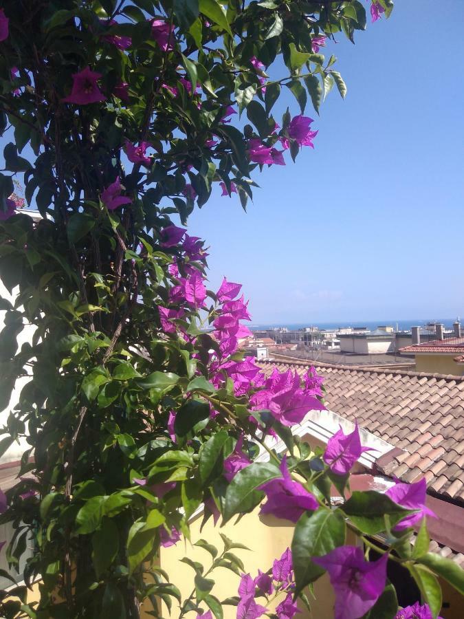Fronte Al Porto Apartment Salerno Bagian luar foto