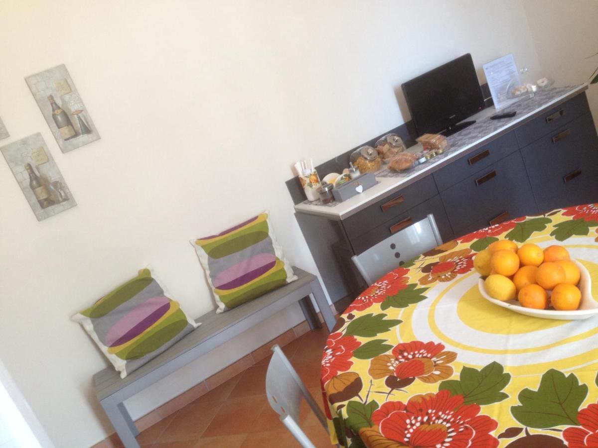 Fronte Al Porto Apartment Salerno Bagian luar foto